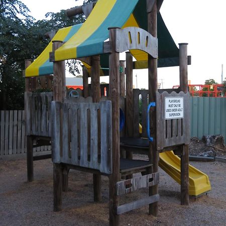 Bundaberg East Cabin And Tourist Park Екстериор снимка